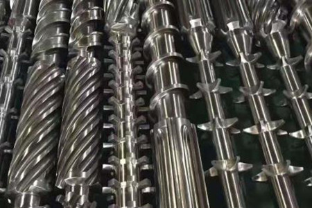 注塑機螺桿抱死原因及預防措施，你學會了嗎？