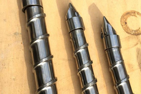 注塑機螺桿上的粘料如何去除?小編來支招!