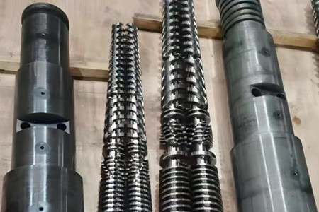 塑料擠出機(jī)機(jī)筒螺桿發(fā)貨前，廠家需要做哪些工作？